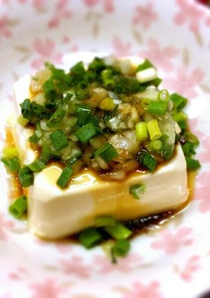 塩大葉玉ねぎのせ冷奴♪簡単美味なおつまみ-レシピのメイン写真