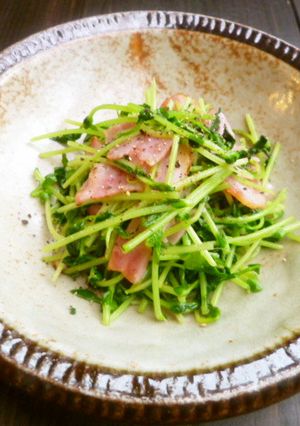 豆苗のベーコン炒め♪-レシピのメイン写真