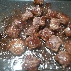 รูปของ 節約！合挽き肉でサイコロステーキ♪