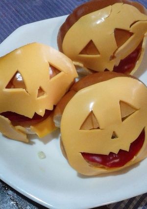 ハロウィンパン ポテトサラダ入り-レシピのメイン写真