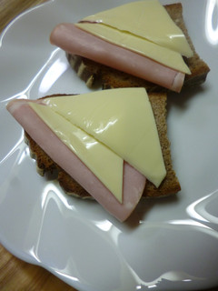 ドイツパン(ハム&チーズ)-レシピのメイン写真