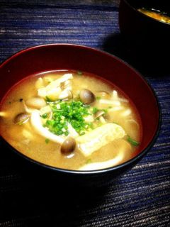 しめじ 油揚げ ねぎ 炒め 味噌汁 ♪-レシピのメイン写真
