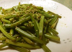 やみつきの食感♡サツマ芋の茎の炒め物-レシピのメイン写真