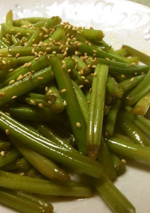 やみつきの食感♡サツマ芋の茎の炒め物-レシピのメイン写真