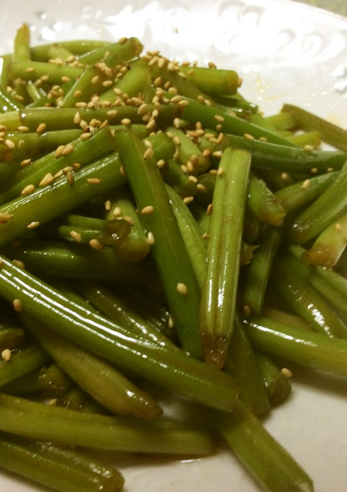 やみつきの食感♡サツマ芋の茎の炒め物-レシピのメイン写真