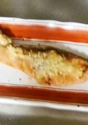 クリームチーズ乗せ、秋鮭のトースター焼き-レシピのメイン写真