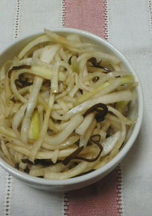 大根の皮の塩昆布和え-レシピのメイン写真