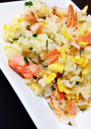 簡単☆鮭の濃く旨パラパラチャーハン-レシピのメイン写真