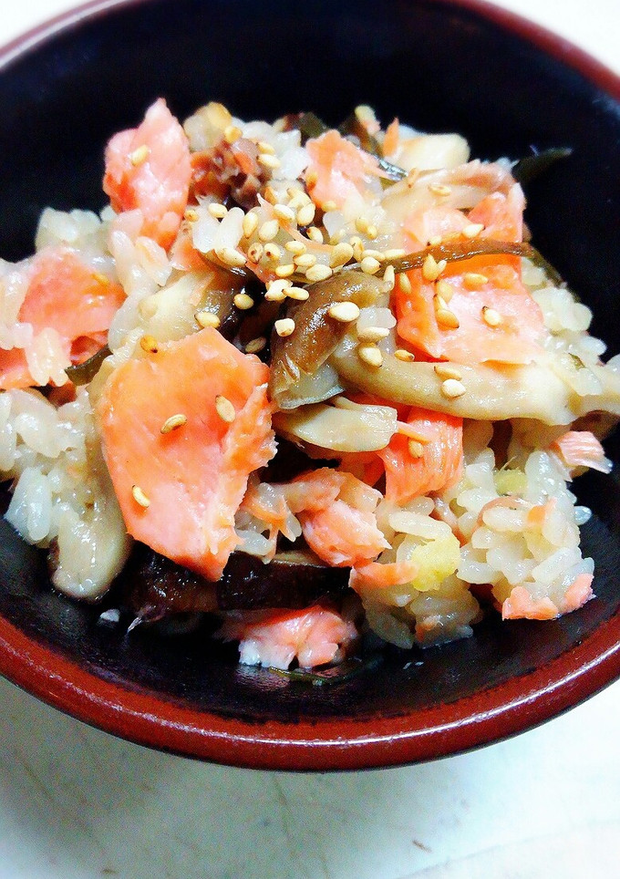 ＊旨味＊鮭ときのこの炊き込みご飯-レシピのメイン写真
