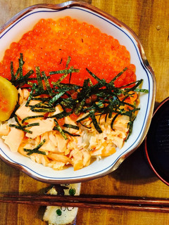 秋鮭と自家製いくらのしょうゆ漬け親子丼◎-レシピのメイン写真
