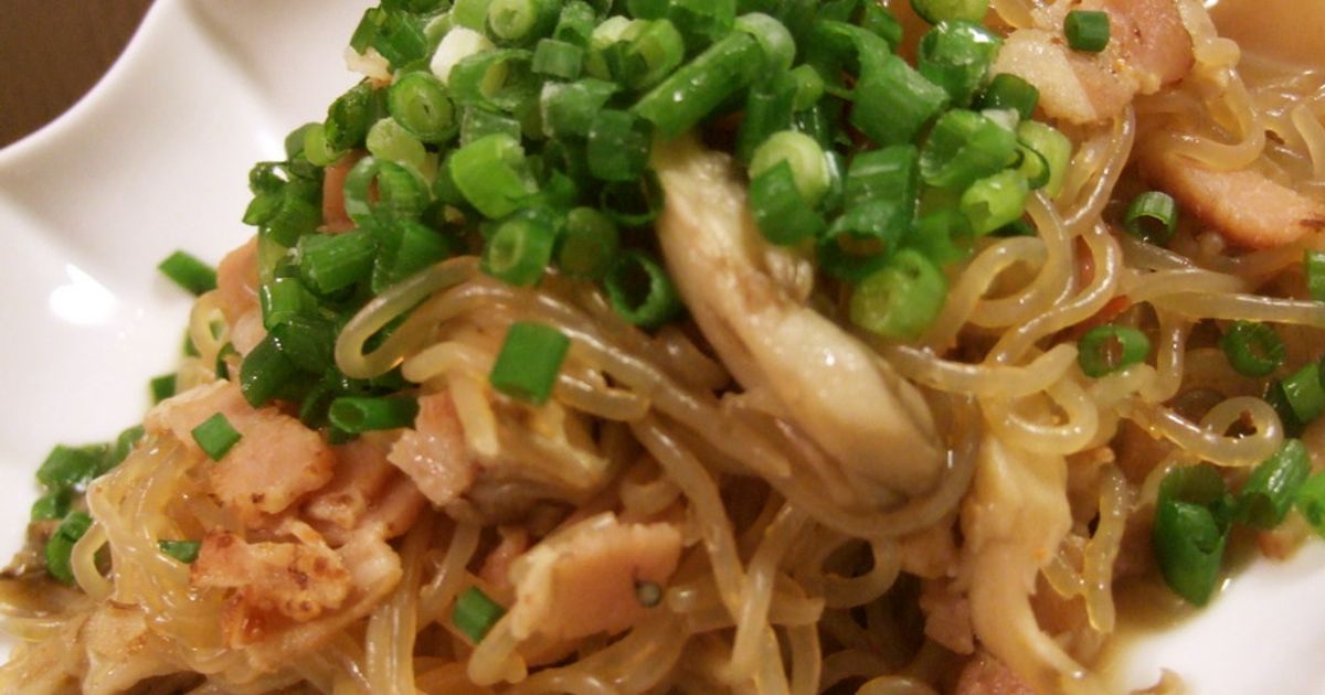 基本からアレンジまで!思わずつくりたくなる「白滝 ベーコン」のレシピ集 | クックパッド