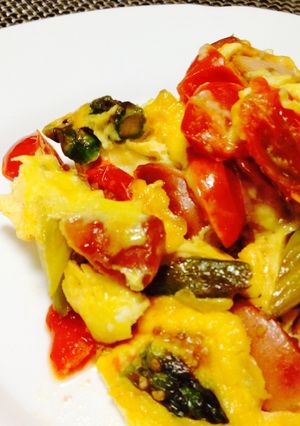 キッシュ風♫チーズ入りトマトオムレツ-レシピのメイン写真