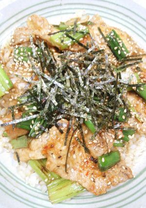簡単☆薄切り豚ロースのピリ辛丼-レシピのメイン写真