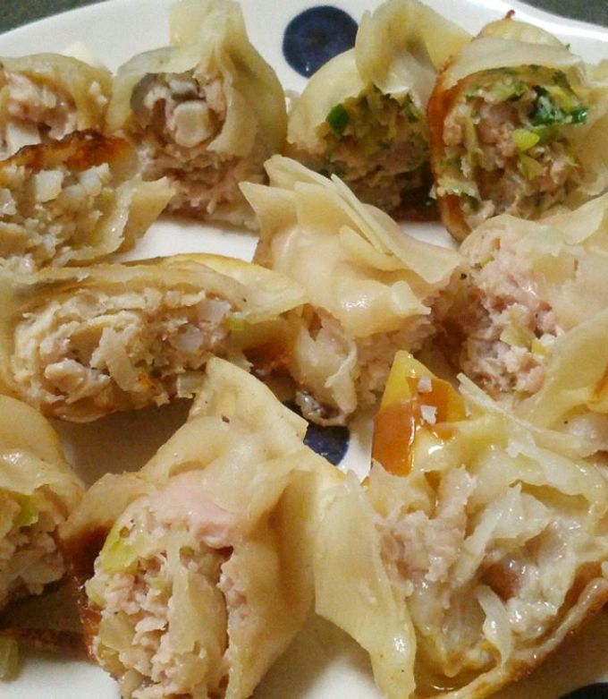 鶏もも肉で餃子の仕込み☆６種類の味分-レシピのメイン写真