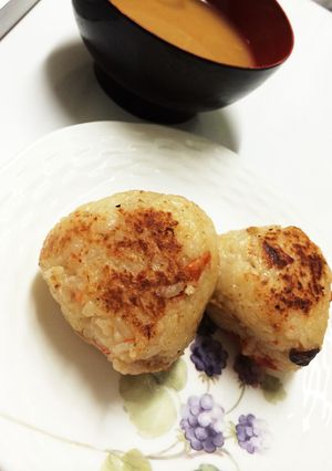 炊き込みご飯を簡単リメイク！焼おにぎり-レシピのメイン写真