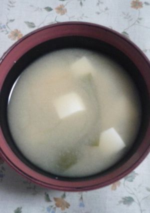 豆腐とわかめの味噌汁-レシピのメイン写真