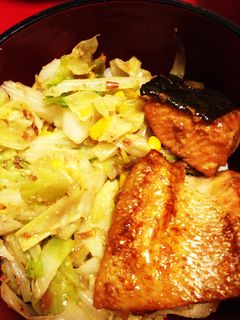 サケと玉ねぎの照り焼き丼-レシピのメイン写真