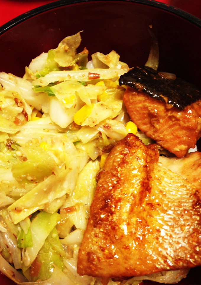 サケと玉ねぎの照り焼き丼-レシピのメイン写真