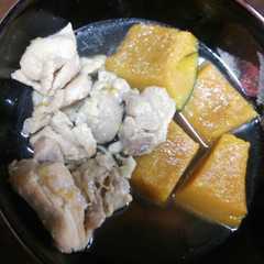 รูปของ かぼちゃと鶏肉の煮物