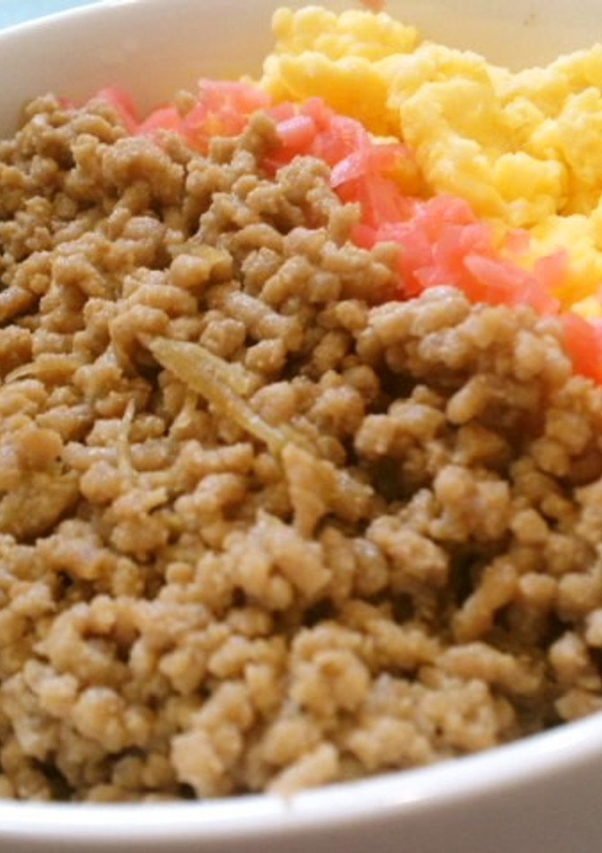 お手ごろ価格な豚挽肉そぼろ丼-レシピのメイン写真