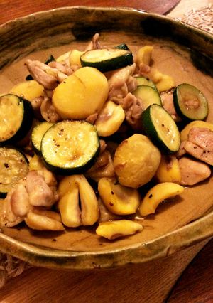 栗と鶏肉とズッキーニの炒め物-レシピのメイン写真