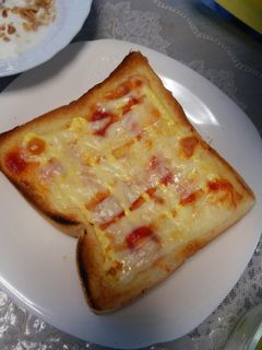 ピザ風オリーブトースト-レシピのメイン写真