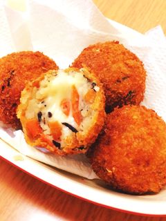 余ったひじき煮でチーズコロッケ♪-レシピのメイン写真