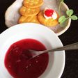 紅色に輝く丸ごとプラムジャム♡あざやか♪