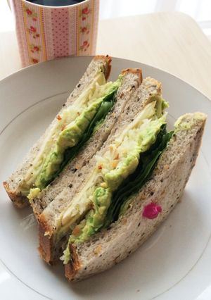 青パパイヤとアボカドのエスニックサンド-レシピのメイン写真