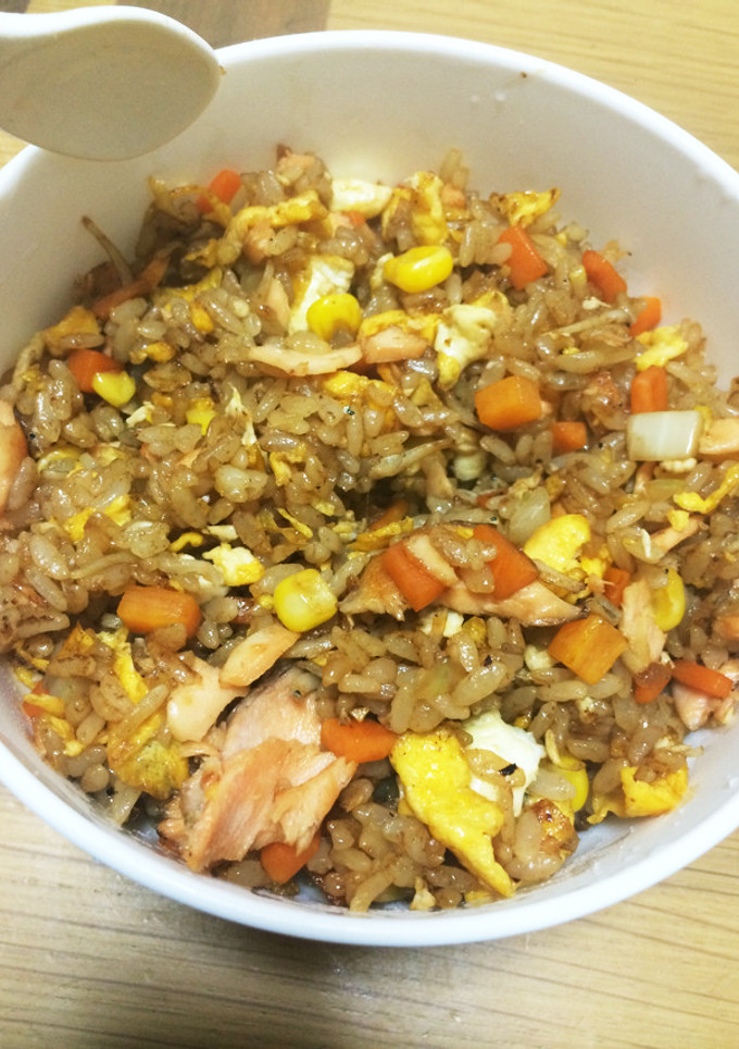 魚を手軽に！鮭としらすの和風炒飯-レシピのメイン写真