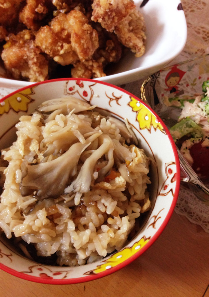 秋の香りたっぷり♡きのこの炊き込みご飯-レシピのメイン写真