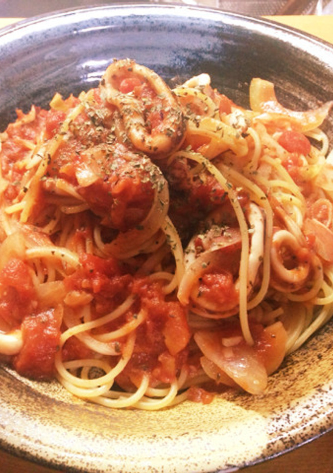 簡単イカのトマトソースパスタ-レシピのメイン写真