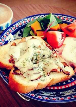 【朝食に簡単！】バター醤油の舞茸トースト-レシピのメイン写真