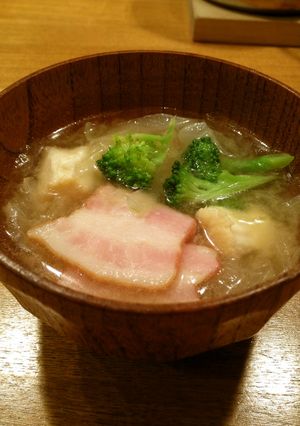 鶏ガラスープの素で♡お味噌汁-レシピのメイン写真
