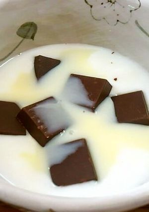 ヨーグルトに、チョコ＆練乳♪-レシピのメイン写真