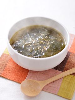 ダシダで簡単コク旨!韓国風わかめスープ-レシピのメイン写真