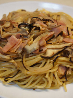 3種のきのこ・ベーコン・塩昆布のパスタ-レシピのメイン写真