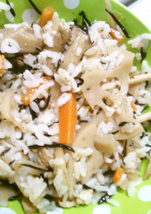 ひじき煮 リメイク 五目ご飯 おにぎりも-レシピのメイン写真