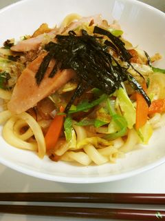 簡単☆焼きうどん 魚肉ソーセージでね♪-レシピのメイン写真