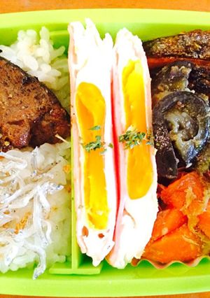 レンジで簡単♪お弁当ハムエッグ半月たまご-レシピのメイン写真