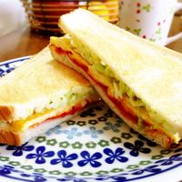 基本からアレンジまで！思わずつくりたくなる「ハム卵サンド」の