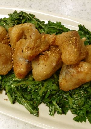鶏ぼんじりの塩焼きの春菊サラダ添え-レシピのメイン写真