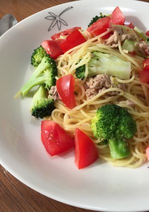 ブロッコリーとツナとトマトの簡単パスタ-レシピのメイン写真