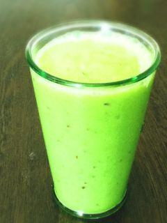 水菜 りんご 生姜のグリーンスムージー-レシピのメイン写真