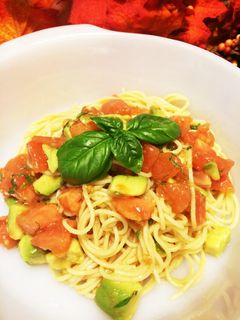 トマトとアボカドの冷製パスタ-レシピのメイン写真