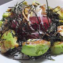 A picture of 栄養満点でお手軽☆アボカドと鮪と山芋丼.