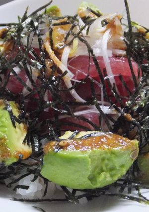 栄養満点でお手軽☆アボカドと鮪と山芋丼-レシピのメイン写真