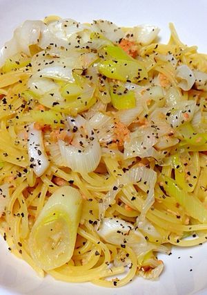 お1人様♪鮭フレークのバター醤油パスタ-レシピのメイン写真