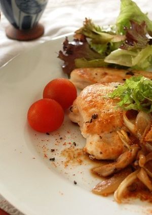 柔らか鶏むね肉ソテー～オニオンきのこ添え-レシピのメイン写真