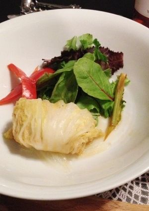 鮭のロール白菜♡ベビーリーフ添え♪-レシピのメイン写真